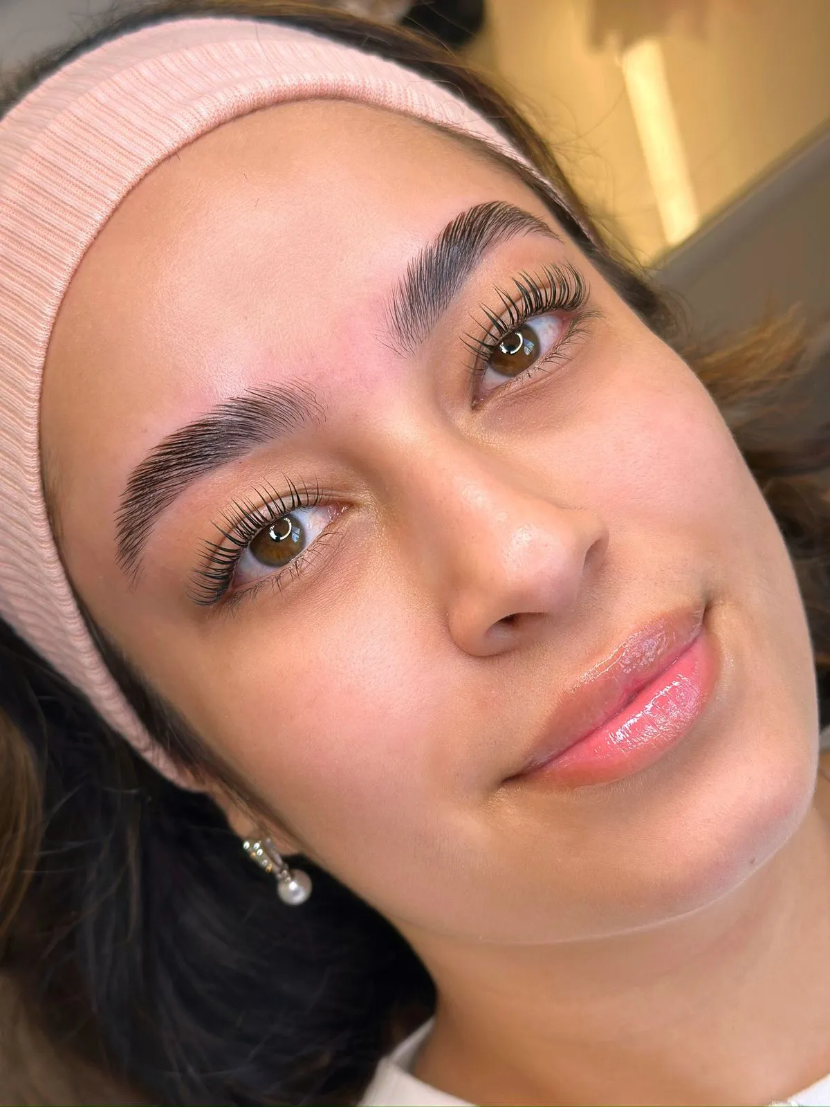 Resultado de Brow Lamination e Lash Lifting realizado por Ellen Albuquerque em Cascavel PR - antes e depois das sobrancelhas